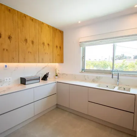 Casa Da Lua - Luxury 4-bedroom With Pool Карвоейру