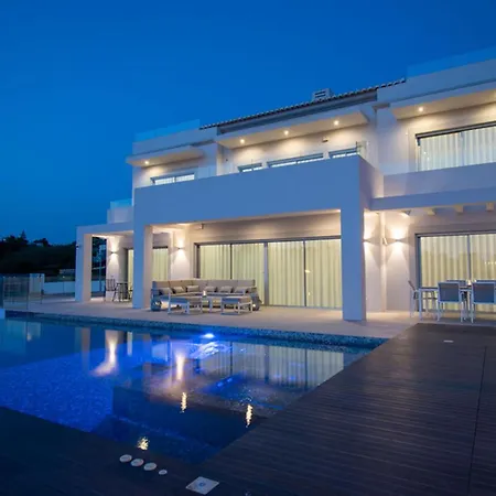 Casa Da Lua - Luxury 4-bedroom With Pool Villa